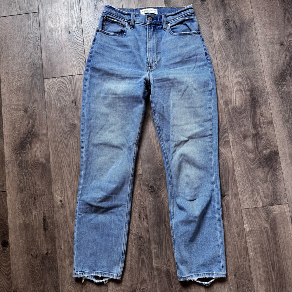 Abercrombie & Fitch Straight Leg Jeans in Classic Blue